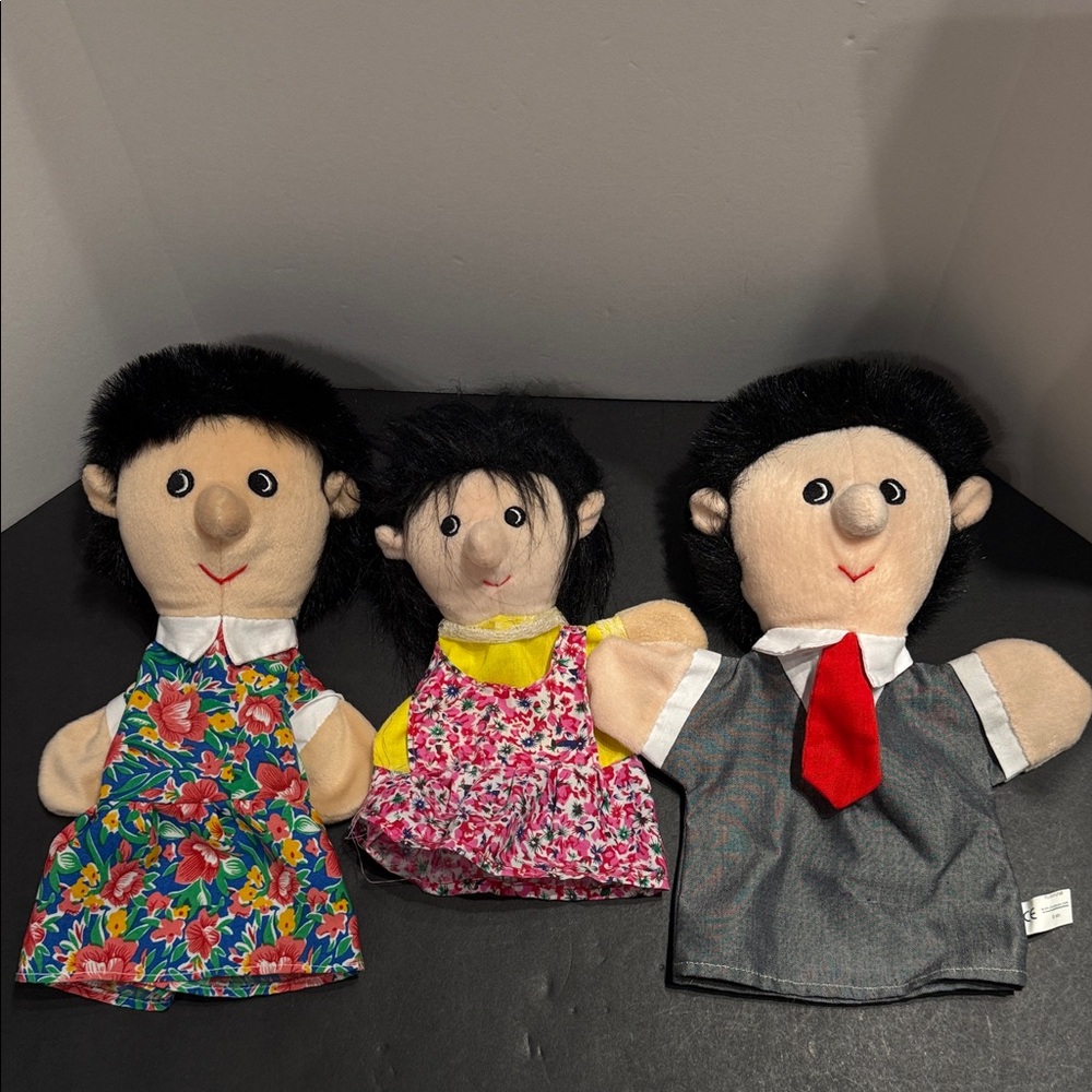Vintage CE PlushPups Hand Puppets set of 3 mom dad child